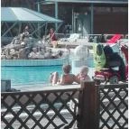 Hunguest Hotel Flóra Eger - Medence/kert