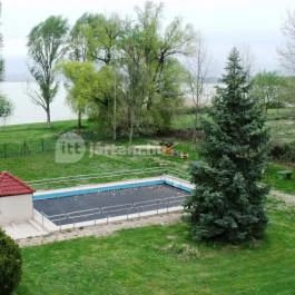 Hotel Három Hattyú, Balatonföldvár - Medence/kert