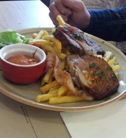 Borbarátok Vendéglő