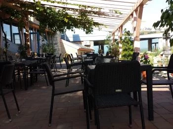 Hilltop Borhotel Neszmély