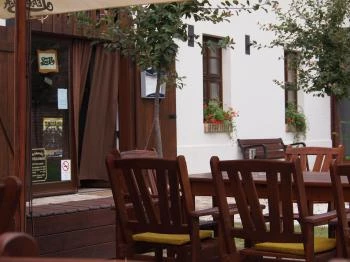 Kiskastély Kávézó Bóly