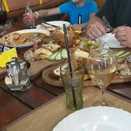 Kőkorszaki Pocak-tömő Étterem & Pizzéria, Bogács - Étel/ital