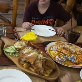 Kőkorszaki Pocak-tömő Étterem & Pizzéria, Bogács - Étel/ital