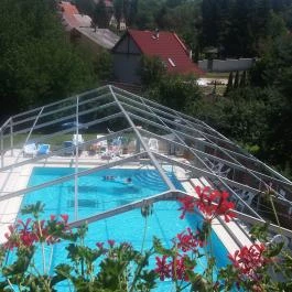 Alfa Hotel Miskolctapolca - Medence/kert