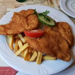 Boglárka Panzió-Étterem ás Apartmanházak Mezőkövesd - Étel/ital