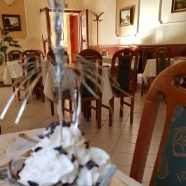 Boglárka Panzió-Étterem ás Apartmanházak Mezőkövesd - Étel/ital