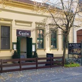 Gusto Restaurant Gyula - Külső kép