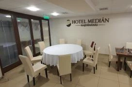 Hotel Medián étterme Hajdúnánás