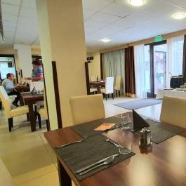 Hotel Medián étterme Hajdúnánás - Belső