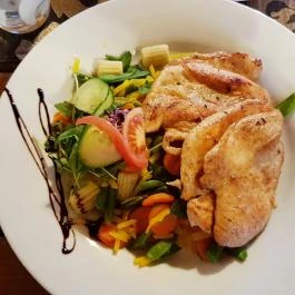 Hüse Vendéglő Debrecen - Étel/ital