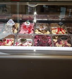 Kis Virág Cukrászda