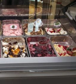 Kis Virág Cukrászda