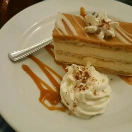 Lilaakác Kisvendéglő, Abádszalók - Étel/ital