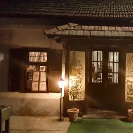 Lilaakác Kisvendéglő, Abádszalók - Külső kép