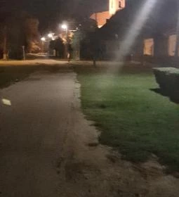 Lilaakác Kisvendéglő