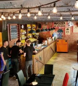 Maszek - Az utcabár