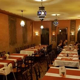 Shiraz Étterem & Dubai Kert Egerszalók - Belső