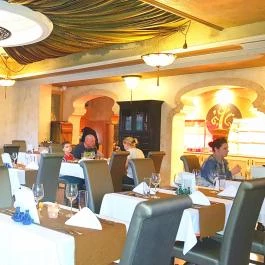 Shiraz Étterem & Dubai Kert Egerszalók - Belső