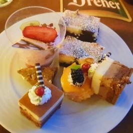 Shiraz Étterem & Dubai Kert Egerszalók - Étel/ital