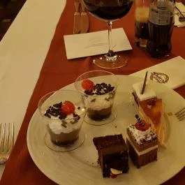 Shiraz Étterem & Dubai Kert Egerszalók - Étel/ital