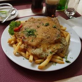 Négy Muskétás Étterem-Söröző Budapest - Étel/ital