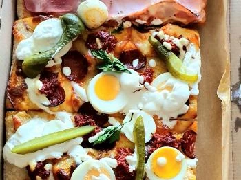 Pizza, Kávé, Világbéke Debrecen