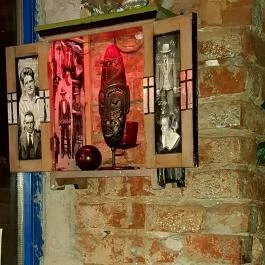 Roncsbár, Debrecen - Belső