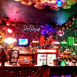 Roncsbár, Debrecen - Belső