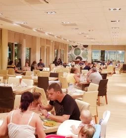 Sanse Café & Restaurant