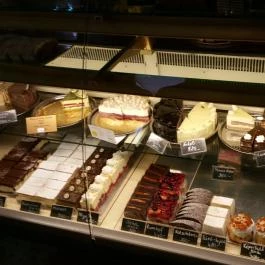 Százéves Cukrászda Gyula - Étel/ital