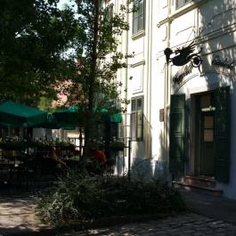 Százéves Cukrászda Gyula - Külső kép