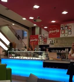 Tutti Gelati Kávézó & Fagyizó Fórum