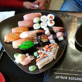 Wasabi Running Sushi & Wok Restaurant, Debrecen - Étel/ital