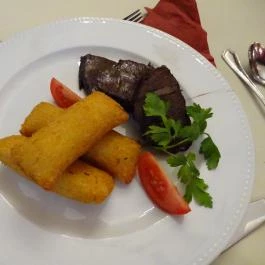 Forgách Kastély Mándok - Vendéglátás