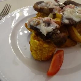 Forgách Kastély Mándok - Vendéglátás