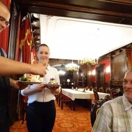 Forgách Kastély Mándok - Vendéglátás