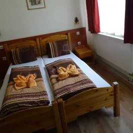 Hungária Panzió Miskolctapolca - Szobák