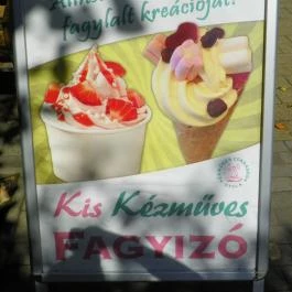 Selfice Önmegvalósító Fagylalt Gyula - Külső kép