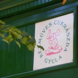 Selfice Önmegvalósító Fagylalt Gyula - Külső kép