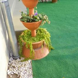 Várszálló Apartman Gyula - Medence/kert