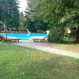 Puchner Kastélyszálló Bikal - Medence/kert