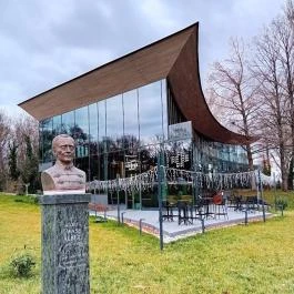 Újváros Bisztró Szarvas - Külső kép