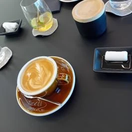 Újváros Bisztró Szarvas - Étel/ital