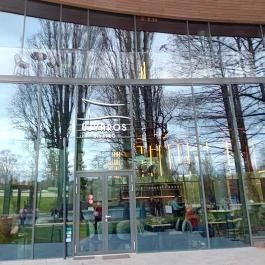 Újváros Bisztró Szarvas - Külső kép