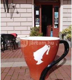 Virág Cukrászda & Kávéház