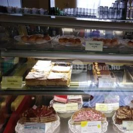 Virág Cukrászda & Kávéház Szeged - Étel/ital
