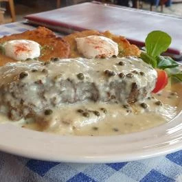 Árpád Borozó Hévíz - Étel/ital