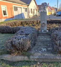 Balassi Bálint szobra