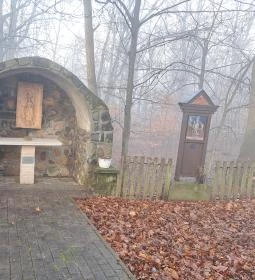 Béke királynéja templom és Mária kápolna