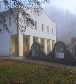 Béke királynéja templom és Mária kápolna